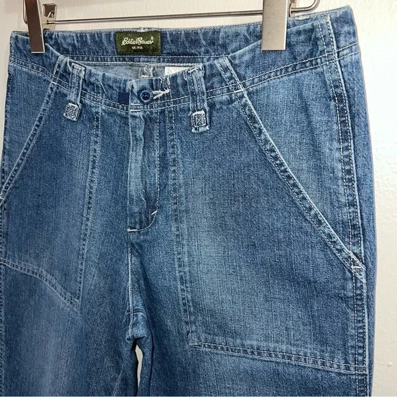 Eddie Bauer size 4 utility capris pants in dark wash denim - Picture 2 of 5